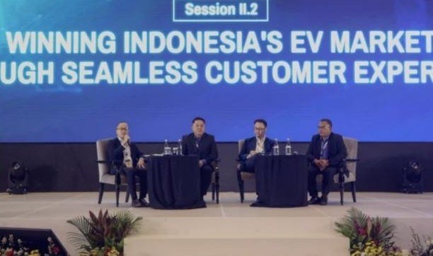 Panel session at the Periklindo Electric Vehicle Conference, Jimbaran Convention Center, Bali
